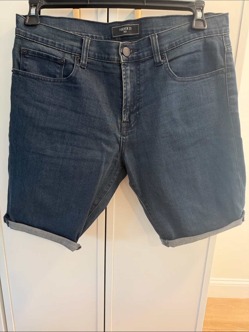 Forever 21 Men Deep Blue Cuffed Denim Shorts Size 33